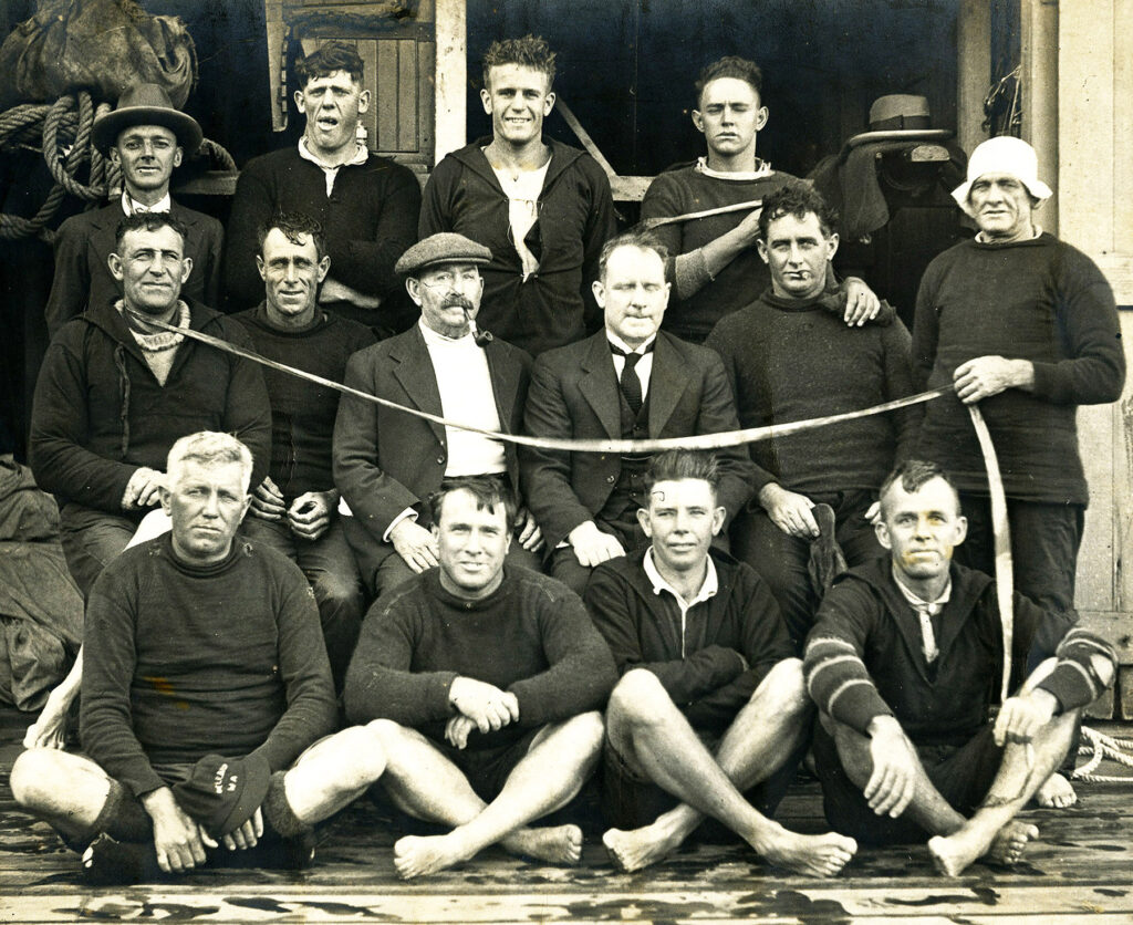 Crew of an early 1900s 18ft skiff